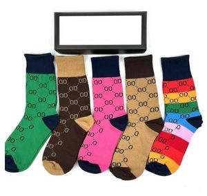 Mode Four Seasons Designer Chaussettes Hommes Femmes Chaussettes Coton Bonne qualité Luxe Sports Hiver Mesh Lettre Imprimé Chaussette