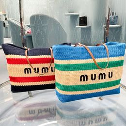 Paille de luxe Raffias miumiubag Shop Large fourre-tout sac de plage Femmes Stripe Panier à épaule Crochet de voyage Sac Homme Sac à main