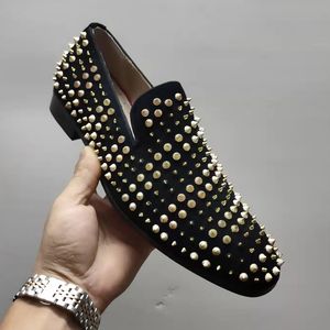 Luxe Studde En Spiked Loafers Mannen Suède Klinknagel Schoenen Handgemaakte Heren Flats Jurk Schoenen Slip Op Party Schoenen Gratis verzending