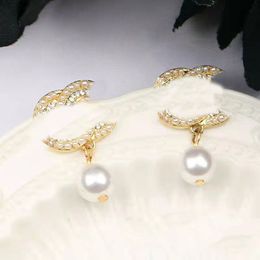 Style de luxe classique grande perle boucles d'oreilles Designer lettre boucle d'oreille bijoux femmes Diamante haute qualité femmes cadeaux de mariage S925 aiguille en argent