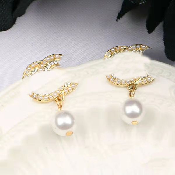 Estilo de lujo Clásico Gran Perla Stud Pendientes Diseñador Carta Pendiente Joyería Mujeres Diamante Mujeres de Alta Calidad Regalos de Boda S925 Aguja de Plata