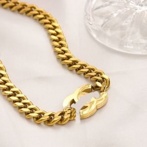 Luxe stijl eenvoudige designer letter kettingen merkbrief diamant hanger dikte kettingen kettingen kettingen sieraden accessoire hoogwaardige bruiloft geschenken