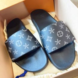 Lujo Verano Frente al mar Mula Sandalia Flor marrón Tazz Zapatillas Playa Diapositiva Mujer Diseñador Zapato Hombre Sandalias Piscina Mocasín Tacón plano Suela de goma Deslizadores Zapatos de cuero