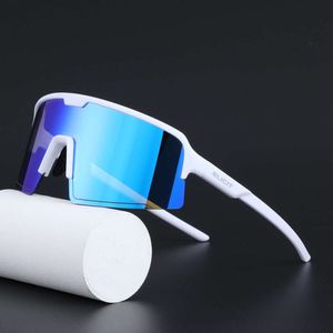 Gafas de sol de hombre Gafas de sol de lujo 2024 Nuevos vasos para acampar en ciclismo se pueden combinar con Gafas de sol Sports Sports Sports Myopia Circle UV