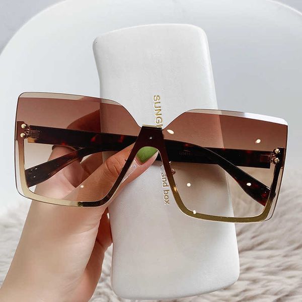 Lunettes de soleil de luxe marque créateur de mode en plein air été vente chaude cadre carré surdimensionné personnalisé femmes grand à la mode en gros