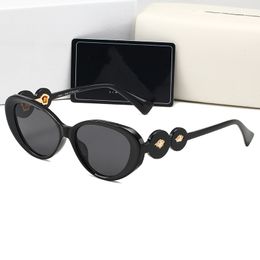 Lunettes de soleil de luxe Designer pour hommes femmes lettre femmes hommes Goggle lunettes senior pour femmes lunettes cadre Vintage lunettes de soleil en métal