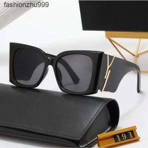 Gafas de sol de lujo Gafas de sol de diseño para mujer Gafas Protección UV Carta de gafas de sol de moda Anteojos casuales con caja muy buena