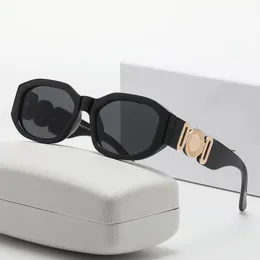 2024 Designer Zonnebrillen Men Zonnebril voor vrouwen Optionele gepolariseerde zonnebril UV400 Bescherminglenzen Zonneglazen met doos