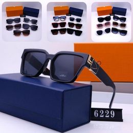 Lunettes de soleil de luxe pour femmes hommes lunettes de soleil design lettres lunettes lunettes de haute qualité classiques plage ombrage protection UV lunettes de soleil unisexe avec boîtes