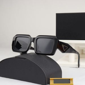 Lunettes de soleil de luxe pour femmes du cadre du rectangle verres de créateurs nuances gafas de sol triangle célèbre concepteur classique de lunettes de soleil hommes FA032