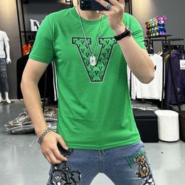 T-shirt de luxe pour hommes V lettre impression marque à la mode t-shirts été nouveau col rond mâle vert vêtements Slim hauts grande taille M-7XL