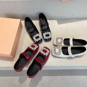 Luxe tata damesschoenen octrooi lederen strass buckle mary jane casual schoenen vierkante herfst ronde hoofd plat schoenen lepel suède heldere college ballet schoenen.