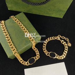 Luxe dikke ketens kettingen sieraden sets in elkaar grijpende letters armbanden gouden hangers kettingen met doos