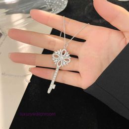 Luxury Tiffenny Designer Brand Pendant Colliers T Famille V Gold plaqué 18k Snowflake Full Diamond Horse Eye Key Series Zircon Pull Sweater Lock Bone Special