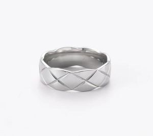 Luxury Titanium Steel Silver Love Ring Men and Women Anneaux de losange pour les amoureux Couple de mode Ring Gift1684326