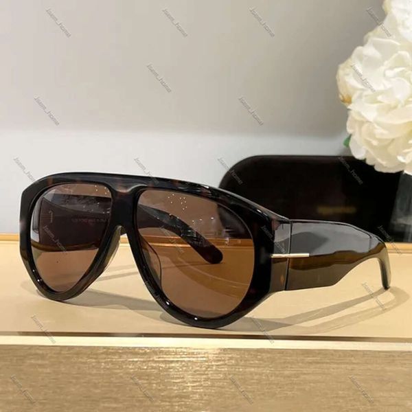 Luxury Tom Lunettes de soleil hommes Menes de soleil Designer Sungasses Acetate Chunky Cadre 1044 TF Lunettes de soleil Lunettes Fashion Ford For Women Styles de sport noir Tom Fors Sunglasses 896