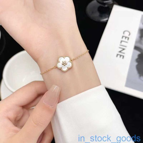 Brazalete de marca fina de lujo para mujer Edición Seiko Pulsera con flor de ciruelo Pulsera con cierre de ágata natural de 18 quilates galvanizada en oro grueso con logotipo