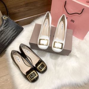 Luxe topkwaliteit mumu loafers dames kleding schoenen flats goud blok hakken sandalen ronde dop teen mid hiel feestpomp