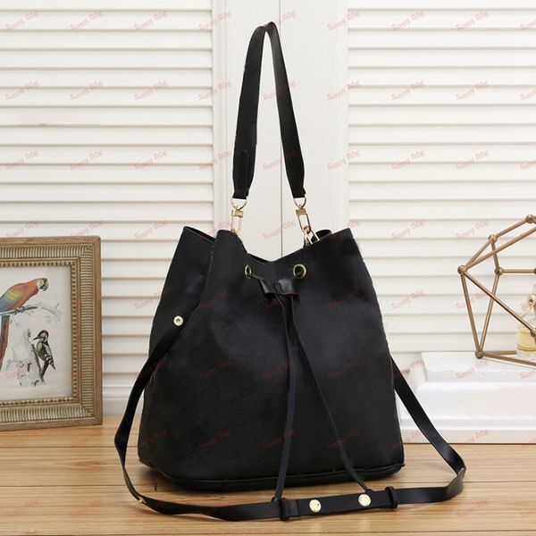 Bolsos de mano Bolso de compras de moda Bolsos de diseñador Bolso de mano de hombro estampado de alta capacidad Bolsos de lujo para computadora portátil Paquete para axilas