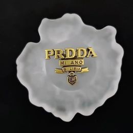 Marca de triángulo de lujo Diseñadores para hombres y mujeres Pulsera con letras Pulsera con estampado de acero chapado en oro Regalos para bodas y fiestas de Navidad Múltiples opciones de marca