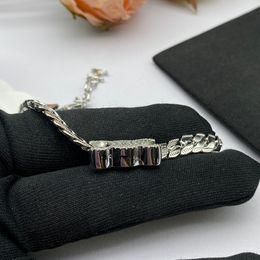 luxe triomphes ketting met kerstcadeau armband celins Luxe damesmode twee-in-een sieraden kerstcadeau Er zijn drie kleuren beschikbaar