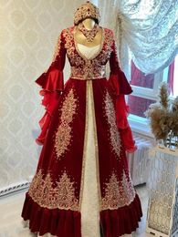 Luxury Turkish Red Evening Dresses With Bell Long Sleeves Gold Lace Appliques Beaded Floor Length Formal Event Gowns Arabic Muslim Weddings Party Prom Dress