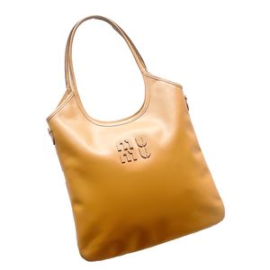 Sac de créateur de godets de haute qualité MIUI Sac de créateur pour hommes épaule pour hommes épaule sac de luxe