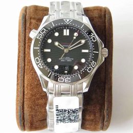 Luxe URF 300m Diver -serie Unidirectioneel roterende keramische bezel 210 30 42 20 01 001 Zwarte wijzerplaat 42 mm CAL 8800 Automatische beweging 300Q