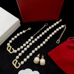 luxe V designer 18K gouden koperen hanger ketting modemerk glanzende kristallen bling diamanten kettingen armband oorbellen feestsieraden voor vrouwen