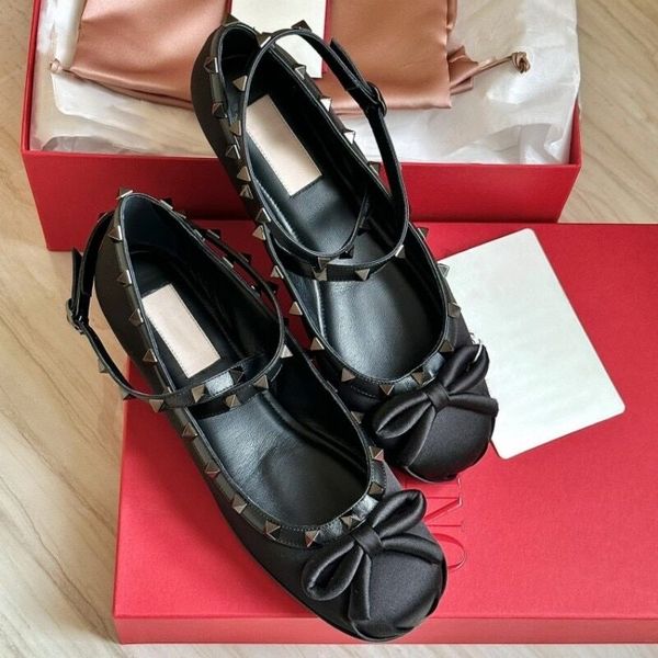 Chaussures de ballet de luxe à rivets en V, semelle plate en soie plissée Mary Jane, chaussure unique en cuir véritable, tête ronde, bouche peu profonde, nœud papillon, mocassins avec sac à poussière 35-41