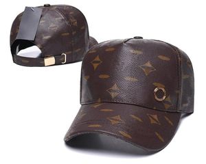 Variété de luxe de casquettes de balle de créateurs classiques High Quality Le cuir présente Men039s Baseball Caps Fashion Ladies Hats peut être adj5900100
