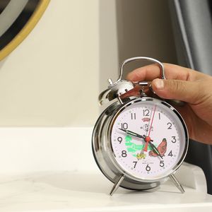 Luxury Vintage Alarm Watch Manual Manual Corloge Creative Gold Retro Retro Horloge Metal Motion Table Table Clocks Gift