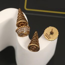 Luxury, vintage, boucles d'oreilles de créateurs, Forme unique de la crème glacée, boucles d'oreilles en alphabet, bijoux, timbres, matériau en laiton de haute qualité, version correcte, personnalité