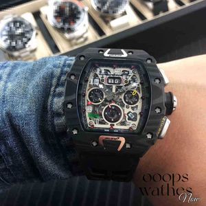 Luxury Watch Date Business Leisure Dominering Carbone Fibre Mens Automatic Mechanical Watch Calendar Personnalize Rack Fashion Trend