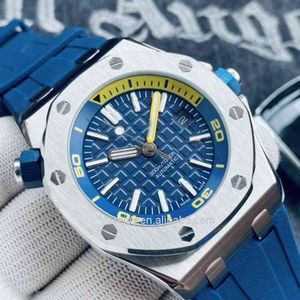 Luxury Watch for Men Mouvement mécanique automatique Série de cadran bleu 15710 Montres en acier inoxydable