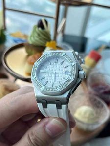 Luxe horloge voor mannen Mechanische horloges Rubberen riemriem vrouwen S Blue Mirror Diamond Ring Zwitserse merk Sport polsatches