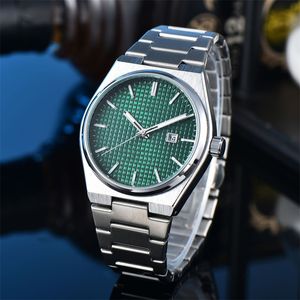 Relojes de lujo Relojes de movimiento de cuarzo de alta calidad 1853 PRX Montre de acero inoxidable Reloj de diseño de 40 mm para hombres Chapado en oro y plata Correa de reloj xb016