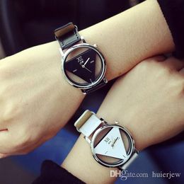Montres de luxe à quartz bracelet en cuir délicat triangle montre-bracelet femme montre habillée