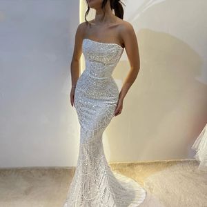Luxe Witte Dubai Arabische Zeemeermin Avondjurk Pagenat Voor Vrouwen 2024 Elegante Strapless Parels Lange Formele Prom Partij Jassen Robe De soiree