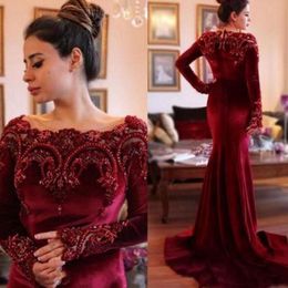 Robes de soirée d'hiver de luxe bordeaux velours sirène robes de soirée de bal manches longues perles dentelle appliques robe formelle avec train