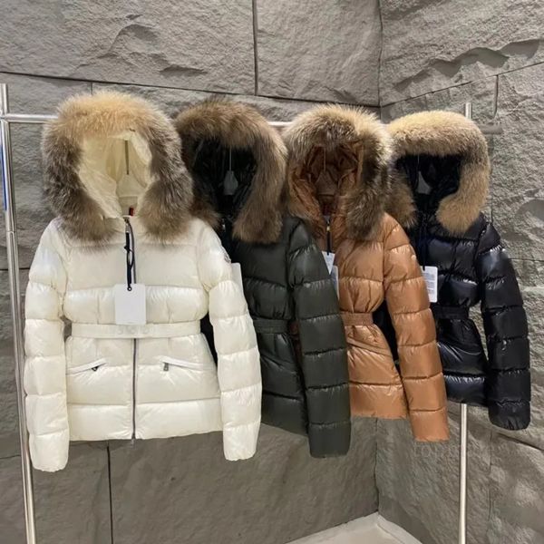 Veste d'hiver de luxe pour femmes FW22 Designer Puffer Jacket Manteaux de fourrure Véritable col de cheveux de raton laveur Parkas de mode chaude avec ceinture Lady Coat Manteaux d'extérieur Doudounes C110302