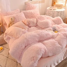 Juego de cama de lujo de invierno cálido y largo de felpa rosa, juego de funda nórdica doble de terciopelo de visón Queen con sábana ajustable, fundas de edredón cálidas 240320
