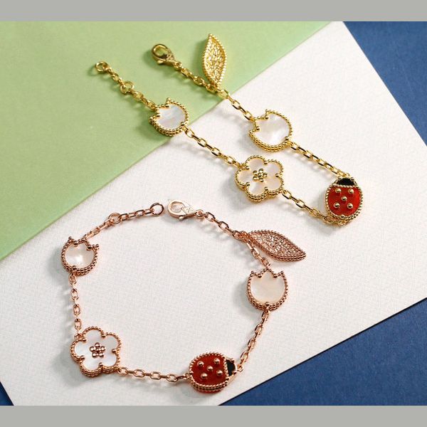 Luxury Femme Bangle Four Leaf Clover Bracelet Designer The Ladybird With Seven Stars Bracelet Fleurs Fleurs Gold Silver Rose Gold Bracelet Multifaceted Bracelet Cadeau