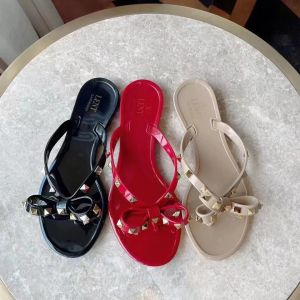 Tongs tongs slipper mule tobogine luxurys mots de sandale clouted sandale rivet chaussures de plage concepteurs de chaussures extérieures randonnée en caoutchouc en caoutchouc sandale sandale sliders femmes