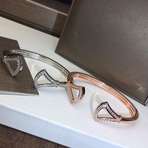 Bijoux de luxe femmes bracelet en argent évidé en forme d'éventail conception d'ouverture de printemps strass incrusté bracelet designer populaire éblouissant bracelets en or rose
