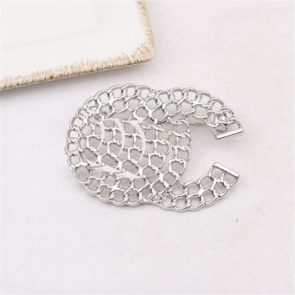 Diseñador de lujo de las mujeres Marca Carta Broches 18K Chapado en oro Incrustaciones Cristal Rhinestone Joyería Broche Encanto Perla Pin 2 colores Marry228A