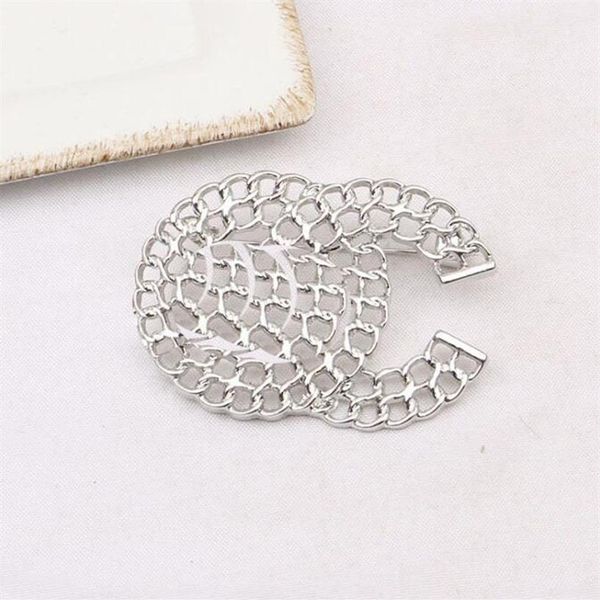 Mujeres de lujo Diseñador Marca Carta Broches 18K Chapado en oro Incrustación Cristal Rhinestone Joyería Broche Encanto Perla Pin 2 colores Marry268U