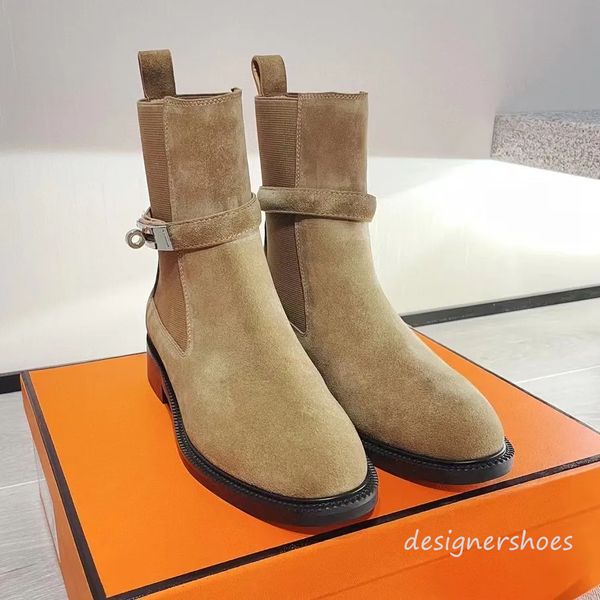 Mujeres de lujo Diseñador Medias botas Zapatos de cuero Martin Bota corta Botas de motocicleta Diamantes de imitación negros Caucho envolvente Chunky Tacón bajo Marcas de lujo para zapatos de mujer