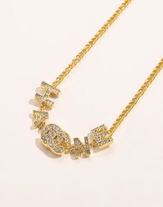Collier de concepteur de luxe Chaîne de cou chunky Crystal Crystal 18K Gold Plated In coloved en acier Pendants Colliers Déclassement MARD3342928