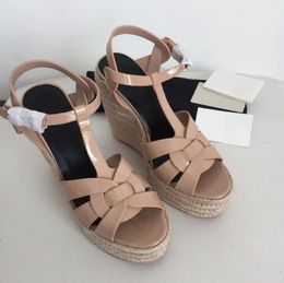 Femmes de luxe Designer sandale hommage en cuir tissé Espadrille cale de coin Calais de cale de calfs